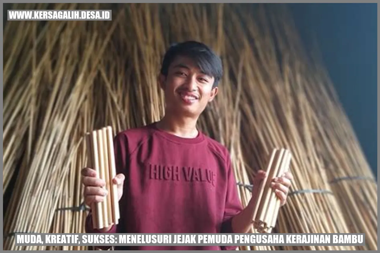 Gambar Pemuda Pengusaha Kerajinan Bambu