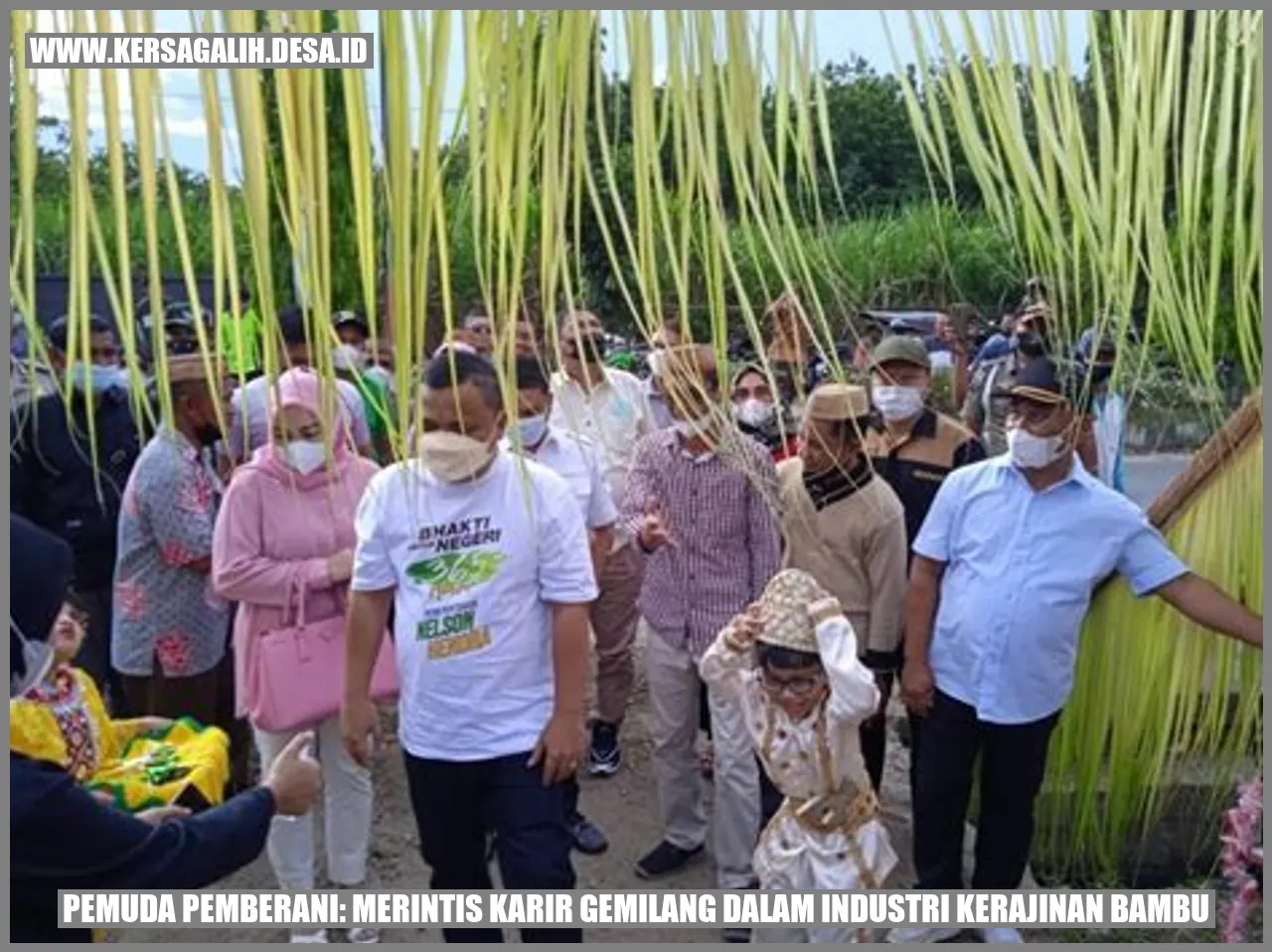 Pemuda Pemberani: Merintis Karir Gemilang dalam Industri Kerajinan Bambu